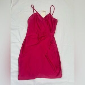 NWT-E.L.H Studio Pink Mini Dress.
Lined. Gathered at waist.
Size L